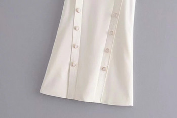 Fehér és fekete gombos női ruha