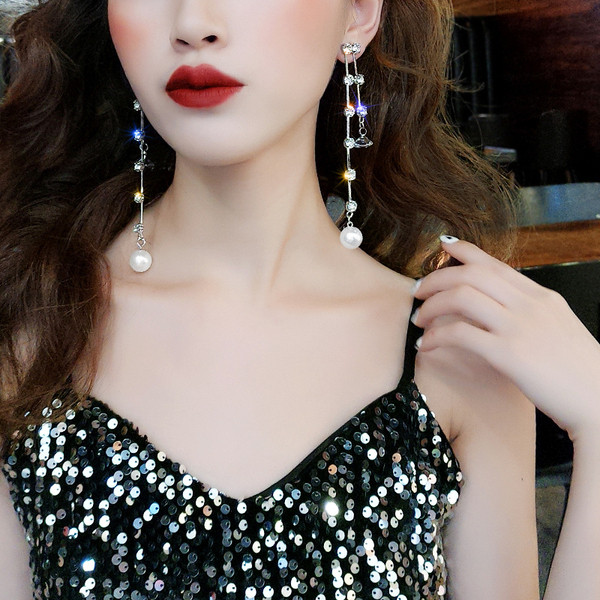 Cercei lungi de damasc cu pietre decorative si perle