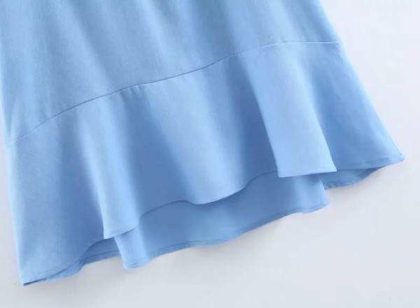 Дамска рокля с голи рамене и лотос ръкав в син цвят