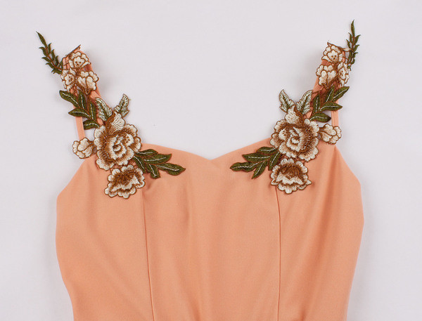 Rochie moderna de dama cu broderie si bretele