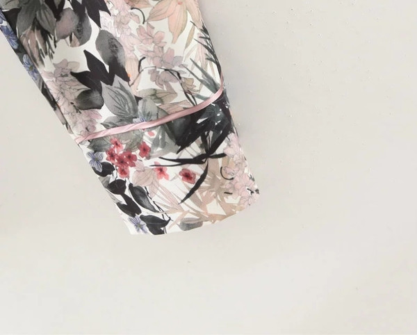 Virágmintás női nadrág