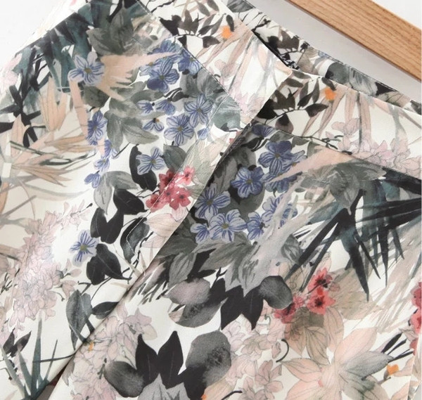 Virágmintás női nadrág