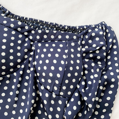 Bluză de damă cu buline în albastru și alb