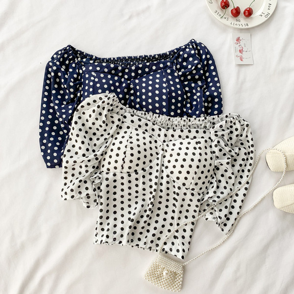 Bluză de damă cu buline în albastru și alb