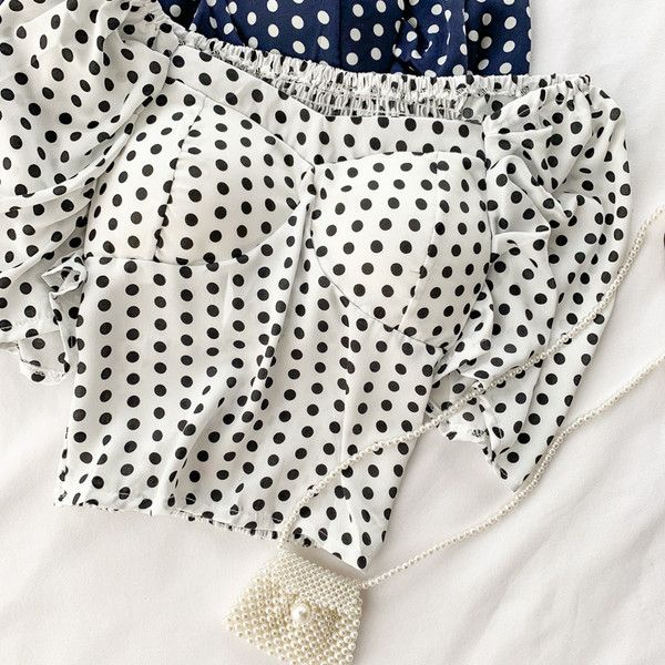 Bluză de damă cu buline în albastru și alb