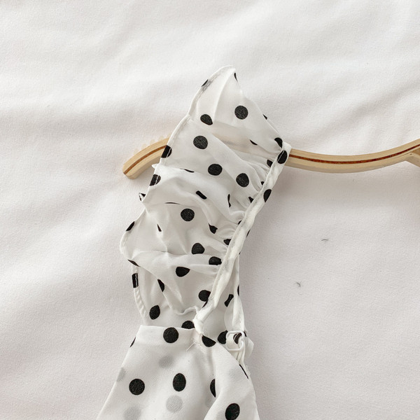 Női felső, fehér pöttyökkel