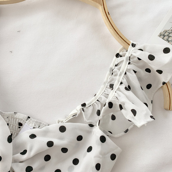 Női felső, fehér pöttyökkel