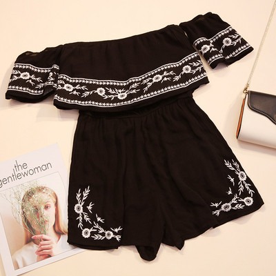 Μοντέρνες φόρμες με πεσμένα μανίκια και κεντήματα σε διάφορα χρώματα