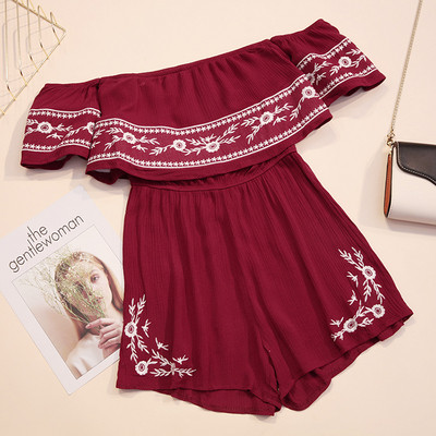 Μοντέρνες φόρμες με πεσμένα μανίκια και κεντήματα σε διάφορα χρώματα