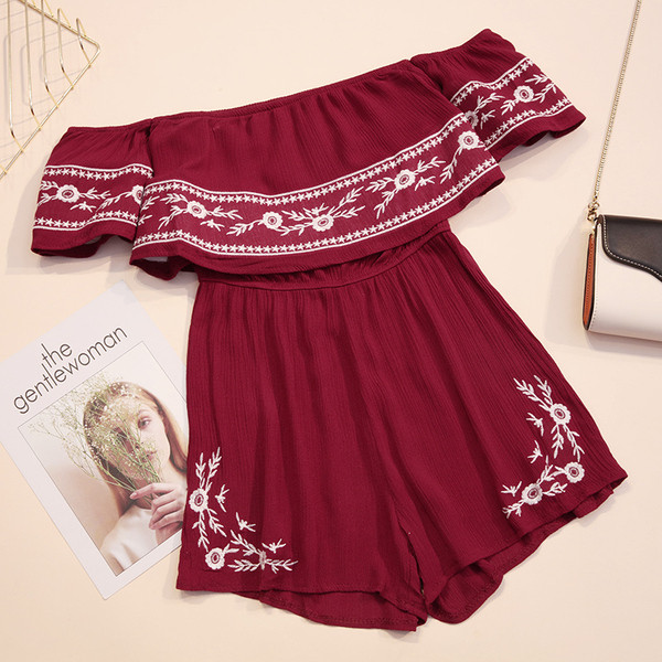 Μοντέρνες φόρμες με πεσμένα μανίκια και κεντήματα σε διάφορα χρώματα