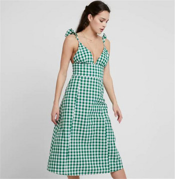 Rochie casual de dama in carouri cu decolteu adanc in verde