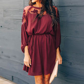 Stílusos női ruha csipkével, három színben