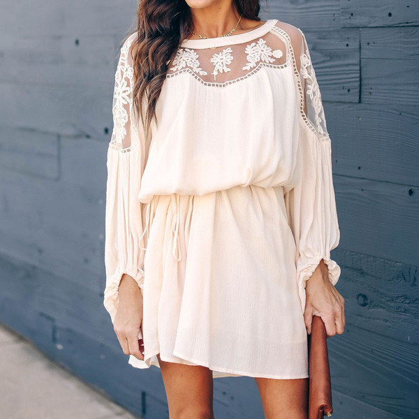 Stílusos női ruha csipkével, három színben