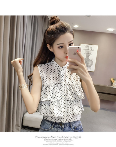 Modern női ing piros, fekete és fehér gombokkal