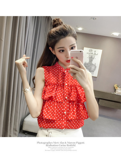 Modern női ing piros, fekete és fehér gombokkal