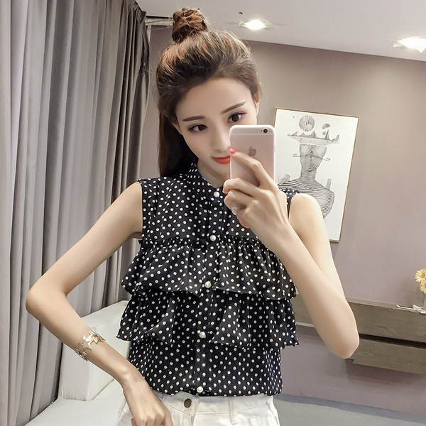 Modern női ing piros, fekete és fehér gombokkal