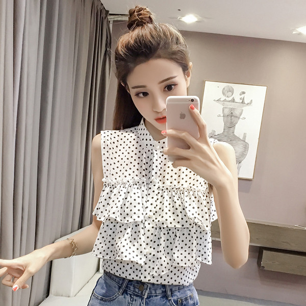 Modern női ing piros, fekete és fehér gombokkal