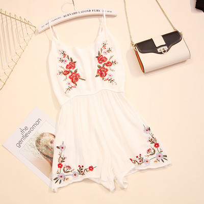 Μοντέρνες γυναικείες φόρμες με κεντήματα σε διάφορα χρώματα