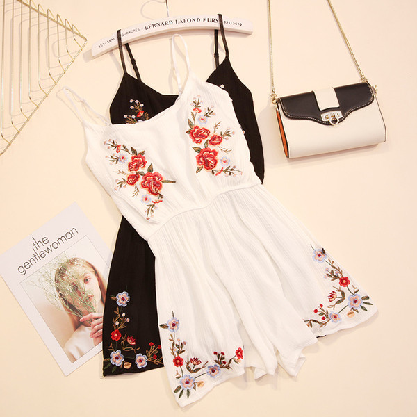 Μοντέρνες γυναικείες φόρμες με κεντήματα σε διάφορα χρώματα