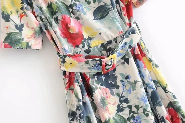 Rövid ujjú, virágmintás női hosszú ruha