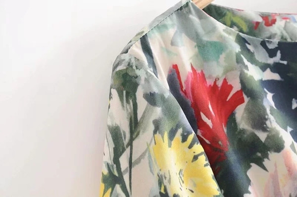 Rövid ujjú, virágmintás női hosszú ruha