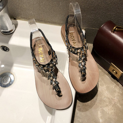 Μοντέρνα γυναικεία σανδάλια σε πέτρες σε τρία χρώματα