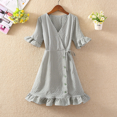 Modern női kockás ruha gombokkal és nyakkendőkkel három színben