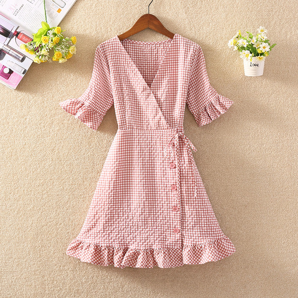 Modern női kockás ruha gombokkal és nyakkendőkkel három színben