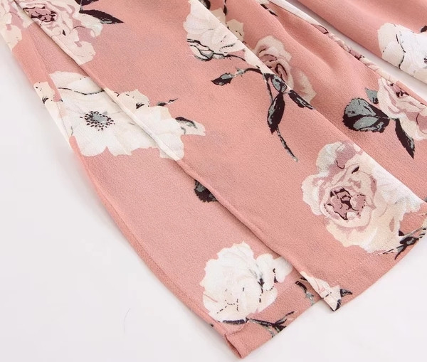 Rózsaszín széles és hosszú női nadrág virágmintával