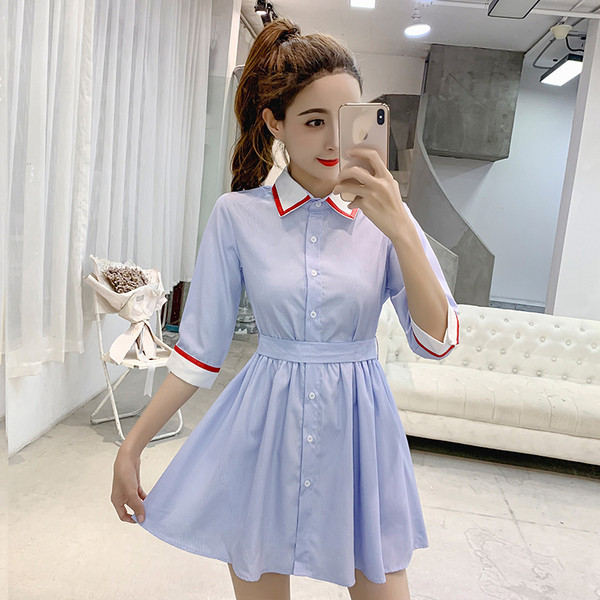 Model elegant de rochie de dama in albastru