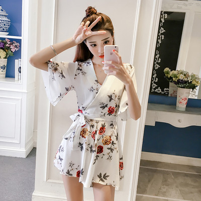 Γυναικεία ολόσωμη φόρμα καλοκαιρινή  με V-λαιμό με floral πριντ 