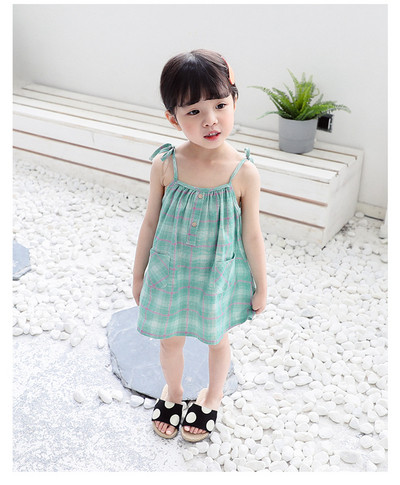 Детска ежедневна рокля с тънки презрамки и копчета