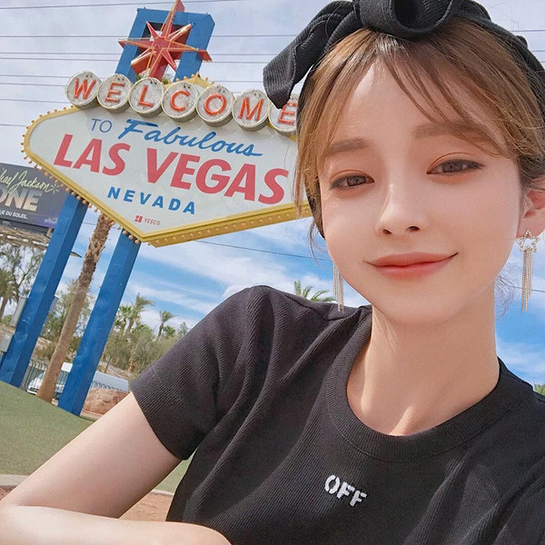 Cercei eleganti de dama cu pietre si elemente de agatat