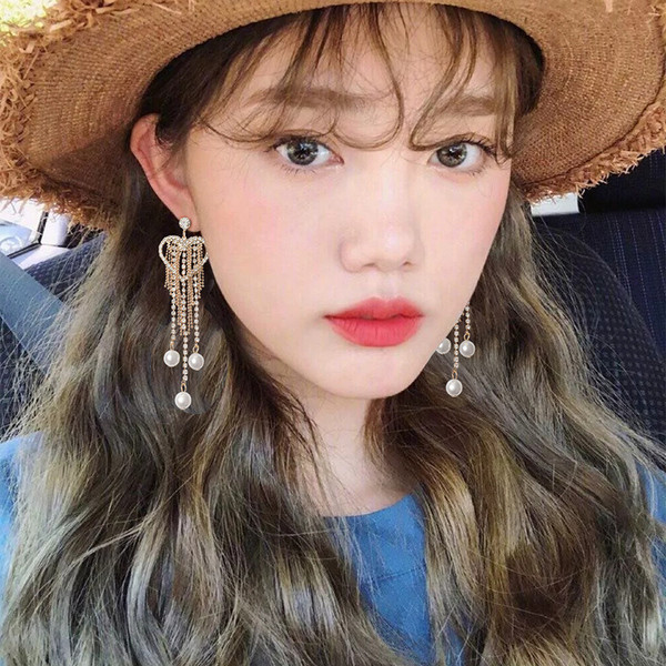 Cercei moderni de dama cu perle in argint si aur