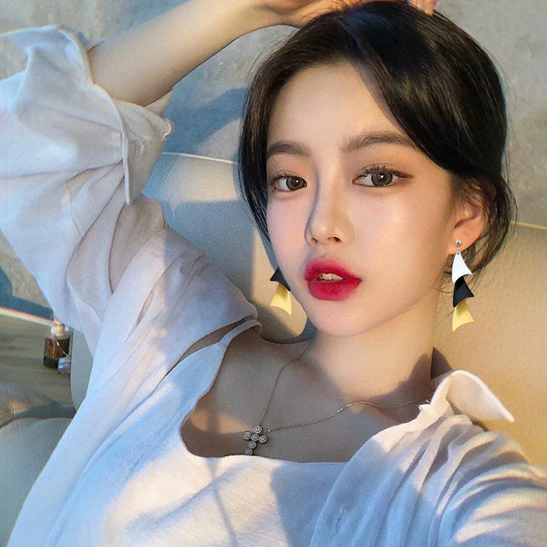 Modern női lógó fülbevaló