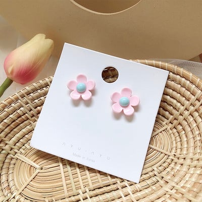 Stílusos női fülbevaló virág formájú, többféle színben