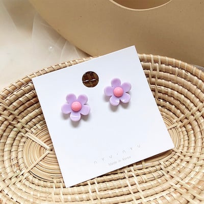 Stílusos női fülbevaló virág formájú, többféle színben