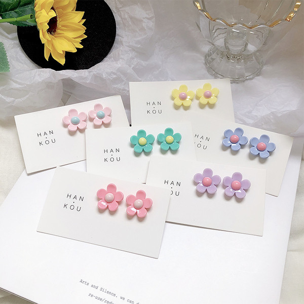 Stílusos női fülbevaló virág formájú, többféle színben