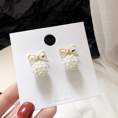 Elegáns női fülbevaló kerek forma gyöngyökkel