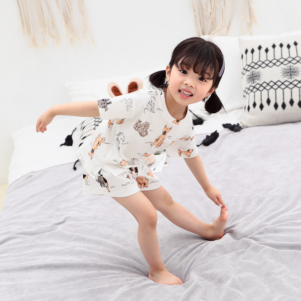 Pijamale pentru copii în două părți în alb pentru fete