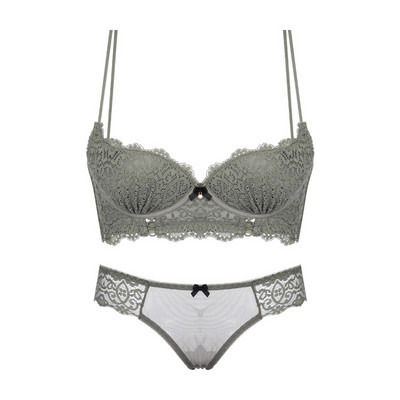 Modern női intim szett különböző színekben csipkével