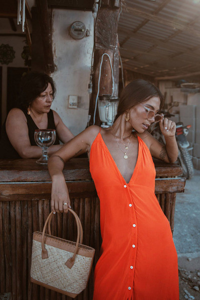 Rochie actuală de damă cu decolteu în V în verde și portocaliu