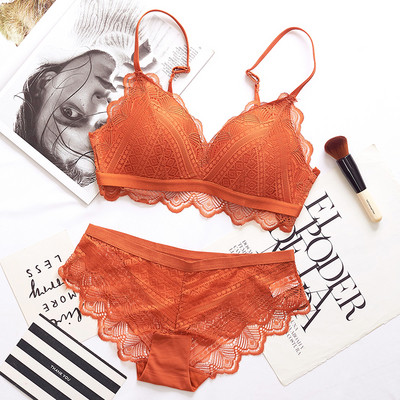 Lenjerie moderna cu dantela in mai multe culori