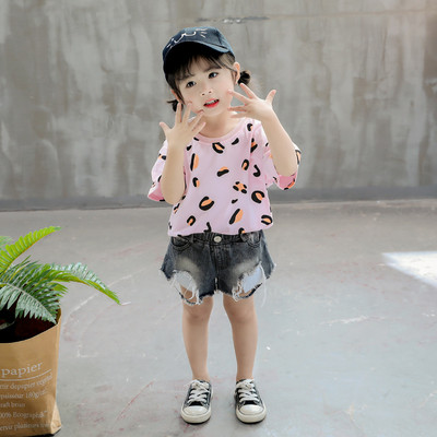 Modern, rózsaszín és fehér póló lányoknak