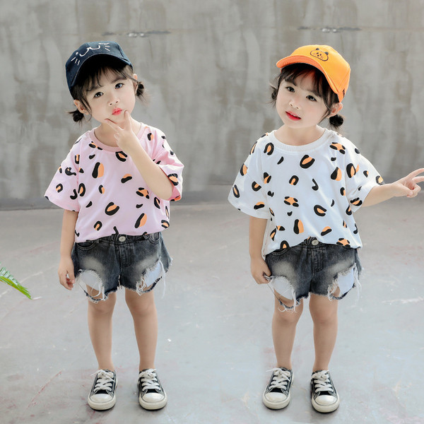 Modern, rózsaszín és fehér póló lányoknak