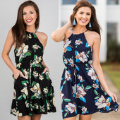 Nyári női ruha virágos motívumokkal, kék és fekete színben