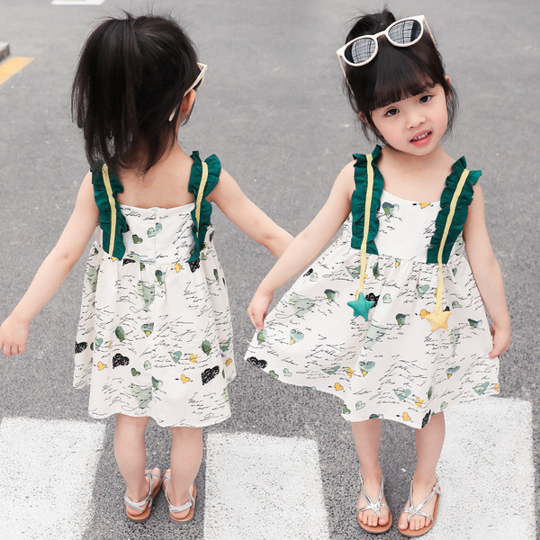 Jelenlegi gyerekruha szabású modell fehér színben