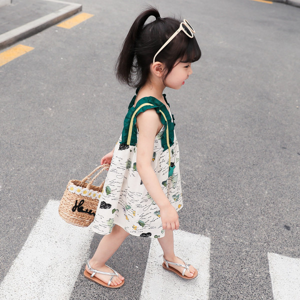 Jelenlegi gyerekruha szabású modell fehér színben