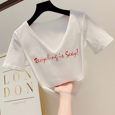 Tricou de damă cu inscripție și decolteu în V