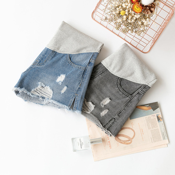 Модерни дамски къси дънкови панталони за бременни в син и черен цвят 